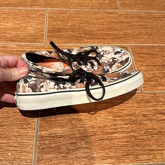 EUC Vans ASPCA cat lace up shoes. Women’s 7.0 - Picture 2 of 7